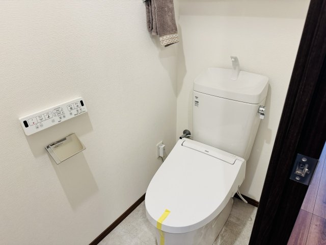 コーラル京王堀之内のトイレ|～暖房温水洗浄機能付きトイレ　冬場は特に嬉しい機能ですね～