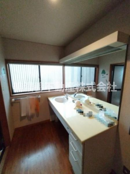 ６６０８２　岐阜市津島町中古戸建ての洗面所