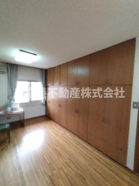 ６６０８２　岐阜市津島町中古戸建ての収納|2階洋室