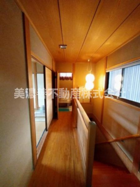 ６６０８２　岐阜市津島町中古戸建てのその他|2階廊下