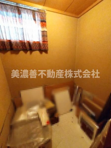 ６６０８２　岐阜市津島町中古戸建ての収納|納戸
