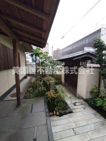 ６６０８２　岐阜市津島町中古戸建てのエントランス