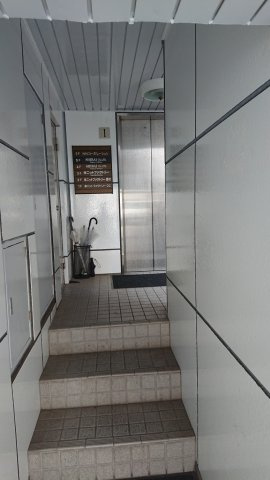 第一野村ビルのエントランス