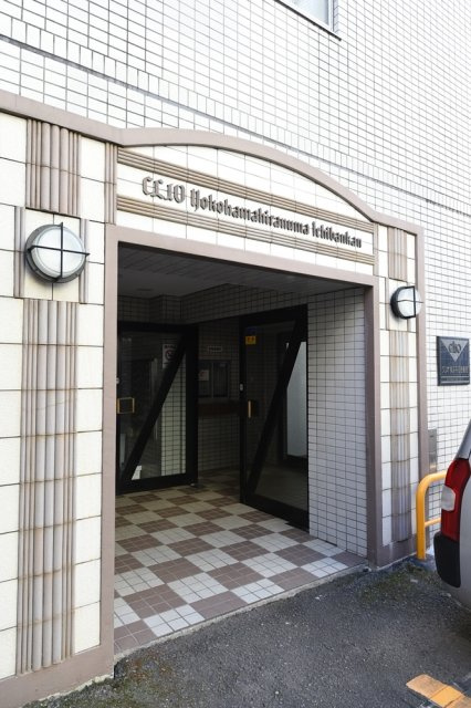 クリオ横浜平沼壱番館のエントランス