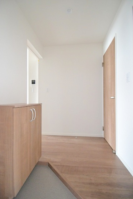 フォレスト草津南の玄関