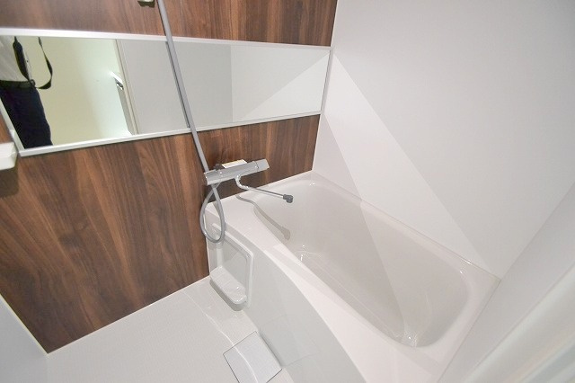 フォレスト草津南の浴室