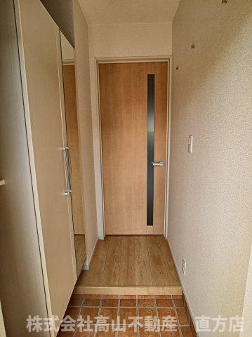 ティーダ感田Ｂの玄関