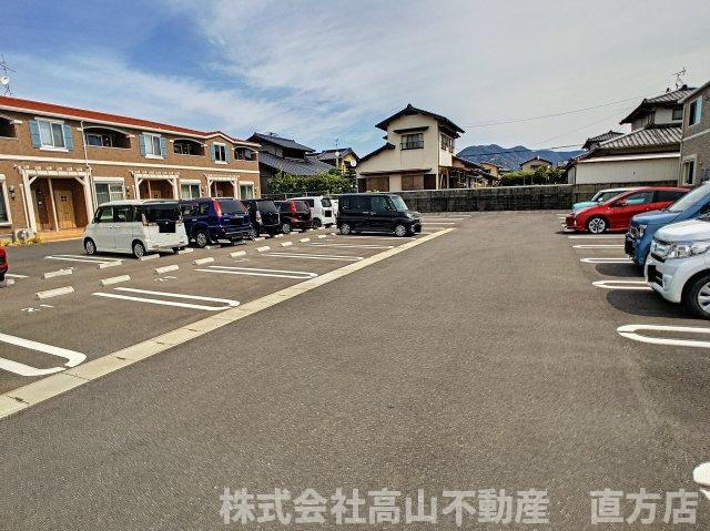 ティーダ感田Ｂの駐車場