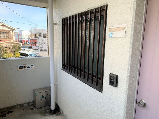 昭和ハイツ三千鶴の玄関|ゆったりとした玄関です