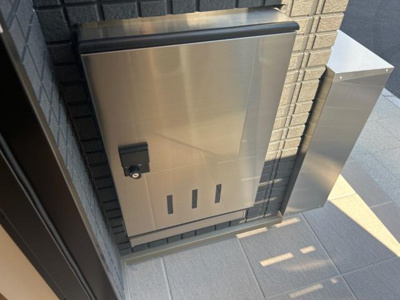 【その他共用部分】 | 仮）龍野町新築アパート | 宅配ボックス（イメージ）