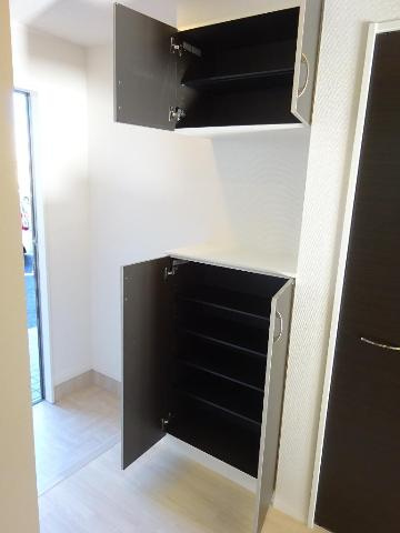 ベルデ　アネックスの収納|下駄箱