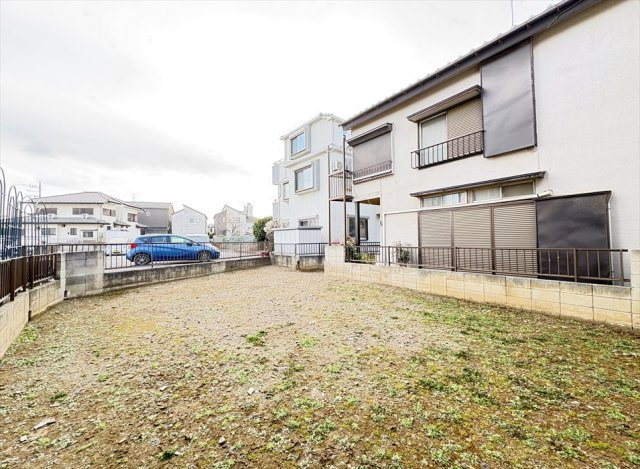 【外観】 | 朝霞市宮戸2丁目　建築条件なし売地　全1区画　(志木本店) | 販売現地／2026年1月29日撮影　
通りからの視線が気にならない立地なので家族のプライバシーも守れます。