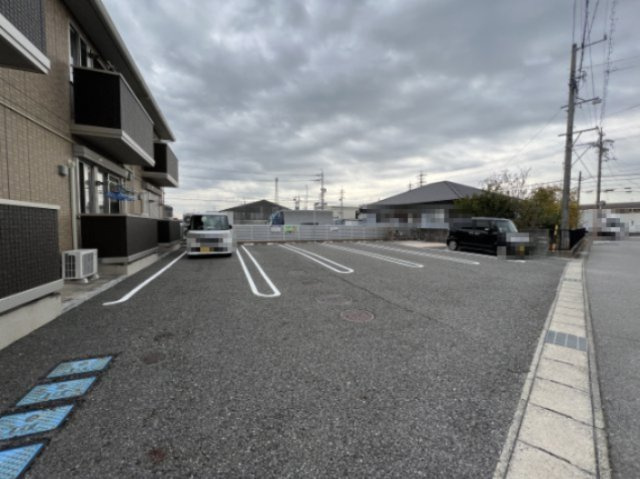 ムーンファクシの駐車場|駐車場