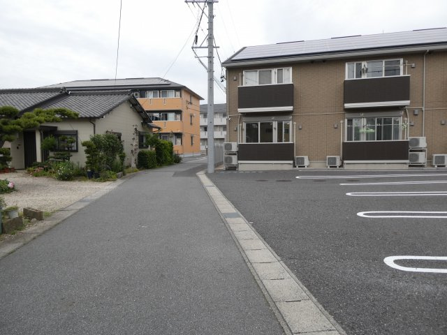 ムーンファクシの周辺|接面道路