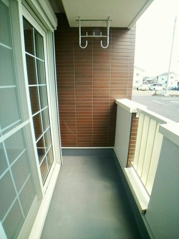 バルコニーからの眺めを楽しみながら食事をしませんか