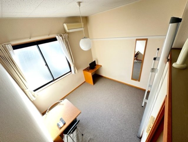 こちらのリビングで趣味の時間をお楽しみください