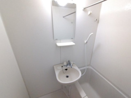 明るい色調の室内です