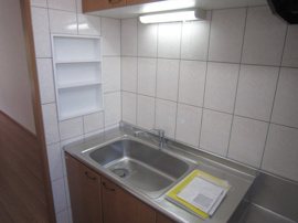 壁に小棚付です。