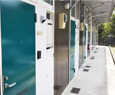 【エントランス】 | レオパレスＯＲＡＳＩＯＮ | 共用部分は清掃業者が清掃しております。