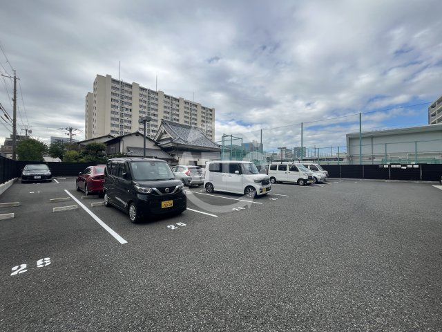 Luxe新大阪アルファの駐車場|Luxe新大阪α　駐車場