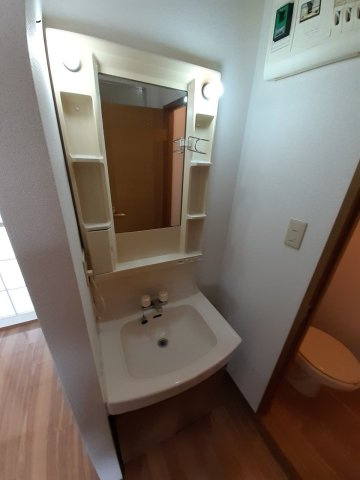 使いやすい独立洗面台です