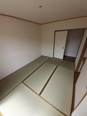 落ち着いた雰囲気の和室付きです