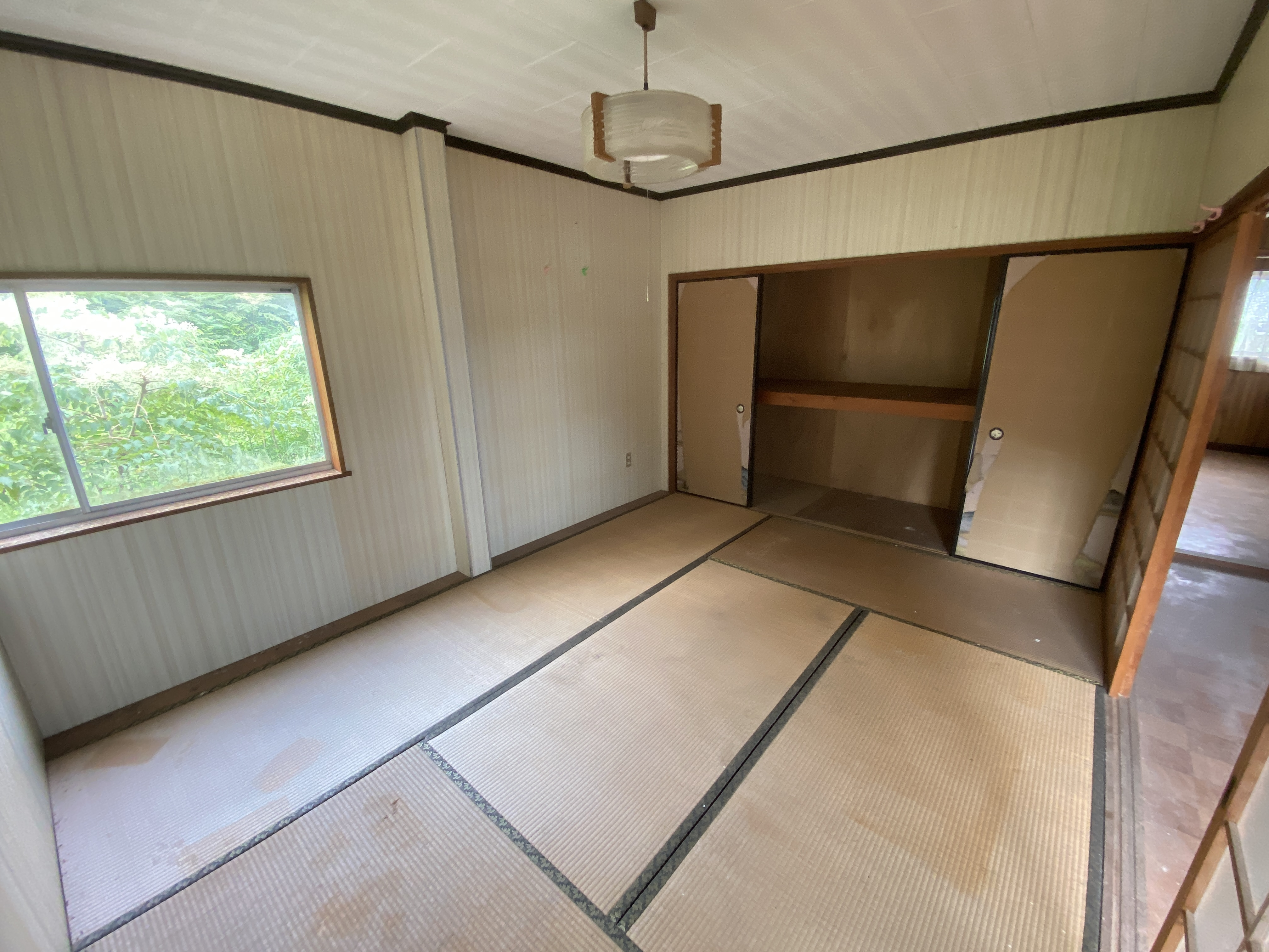 丹波市氷上町油利の中古一戸建の和室|倉庫2階6帖