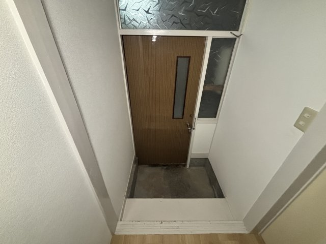 エルパラッツォ篠原(藤野荘)の玄関