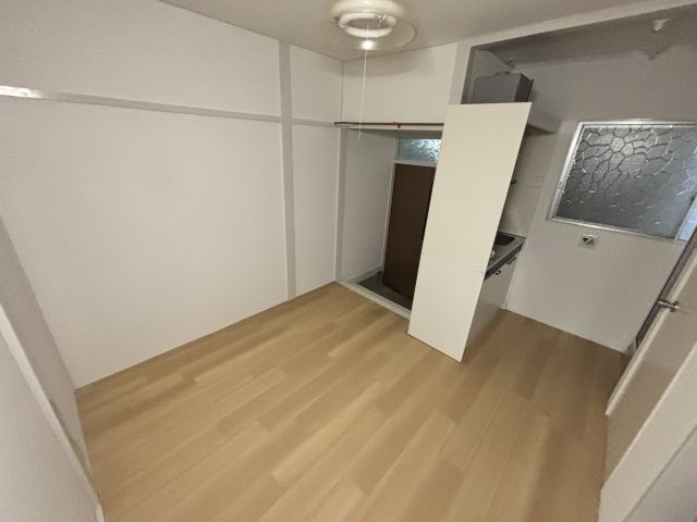 エルパラッツォ篠原(藤野荘)の居間・リビング