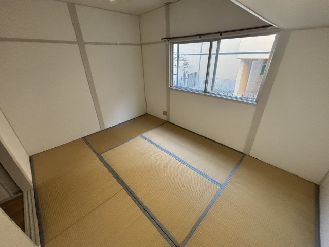 エルパラッツォ篠原(藤野荘)の和室