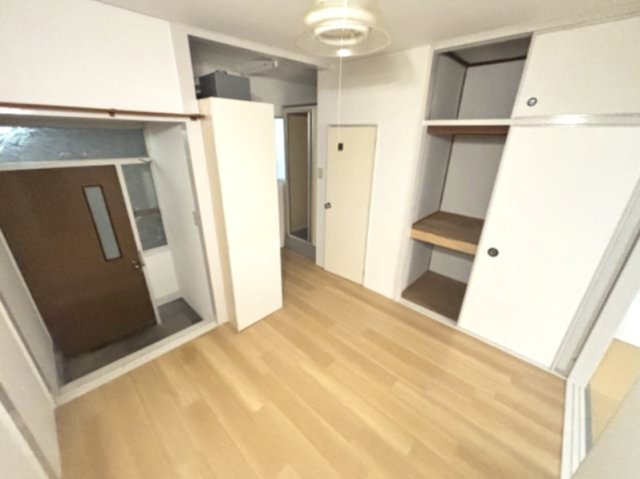 エルパラッツォ篠原(藤野荘)の居間・リビング