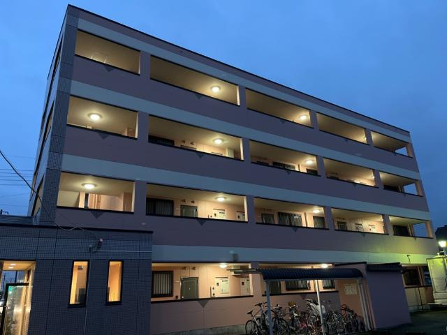 外観写真（夜）