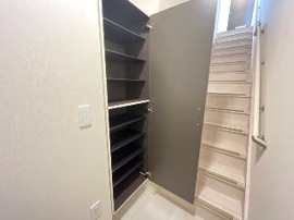 下足入（イメージ）