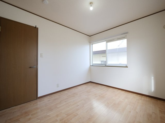 グリーンライフ一宮の洋室