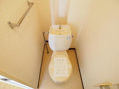 【トイレ】 | エルシャルマン | 清潔感のあるトイレです