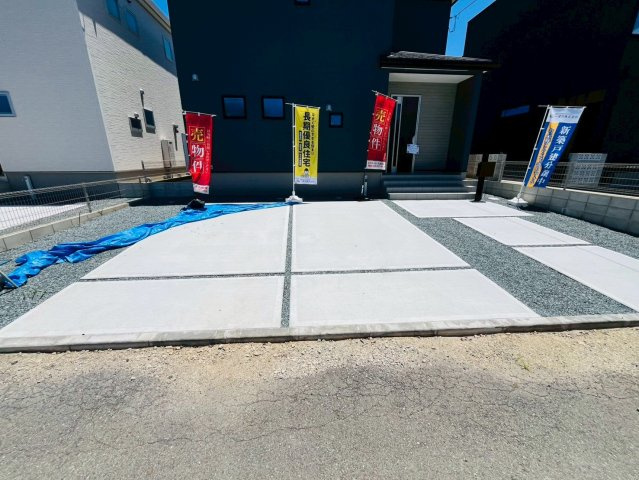 リーブルガーデン／東区長嶺東第六／１号棟の駐車場
