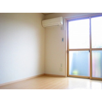 スタンダードな洋室です