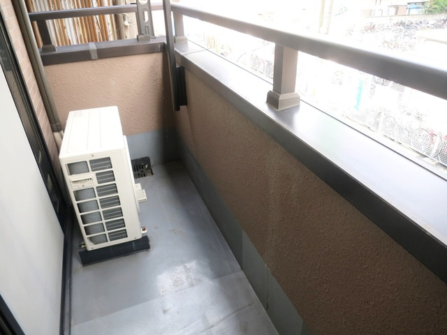 グレースリセのバルコニー|沢山洗濯物が干せそうなバルコニーです♪