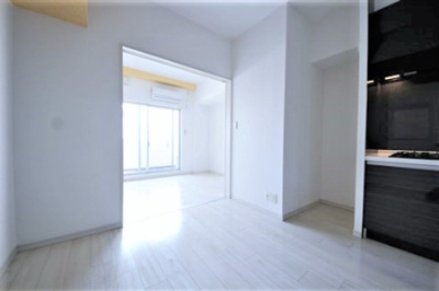 【居間・リビング】 | TLRレジデンス難波東