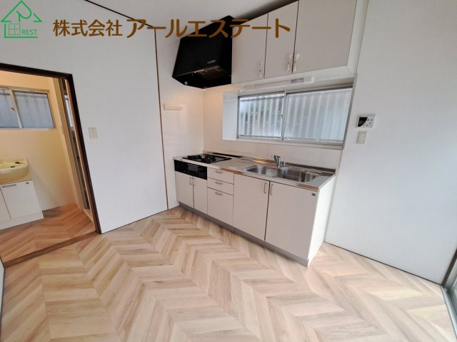 加古川市野口町北野　　中古戸建のキッチン