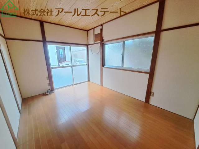 加古川市野口町北野　　中古戸建の洋室