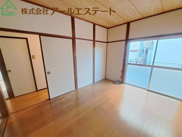 加古川市野口町北野　　中古戸建の洋室