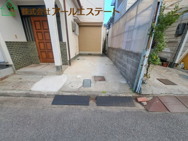加古川市野口町北野　　中古戸建の駐車場