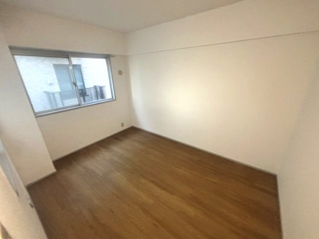 スペーシア高羽の洋室