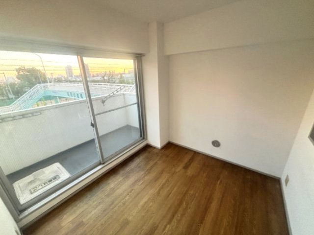 スペーシア高羽の洋室