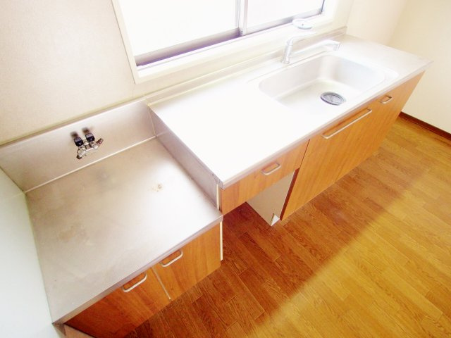 グリーンタウン矢野東Bのキッチン