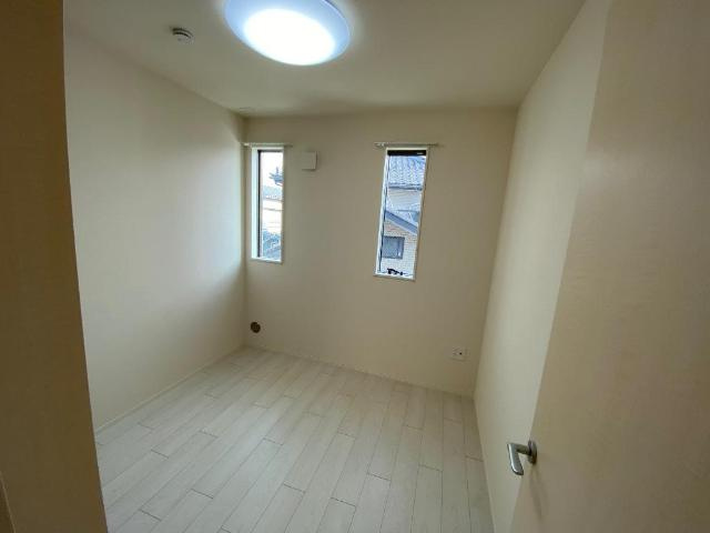 ティーズ　シャルパンティエの洋室