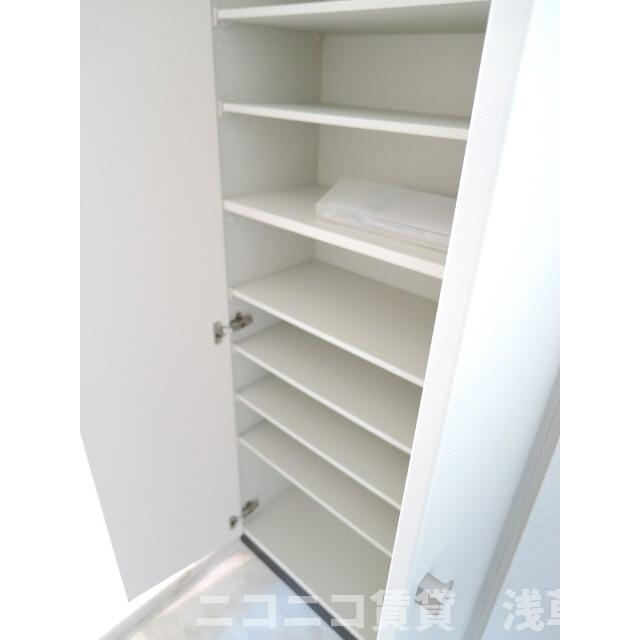 プレール・ドゥーク東京EASTⅤの収納