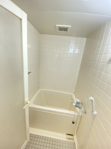 グリーンプラザ糸米の浴室|落ち着いた空間のお風呂です