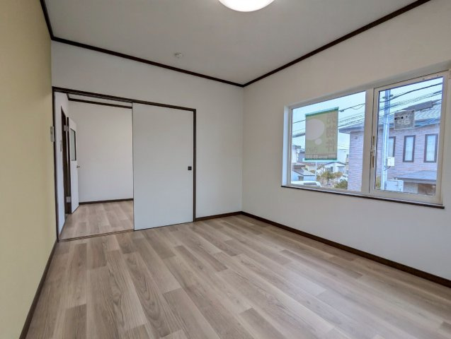 愛国東4丁目35貸家の居間・リビング